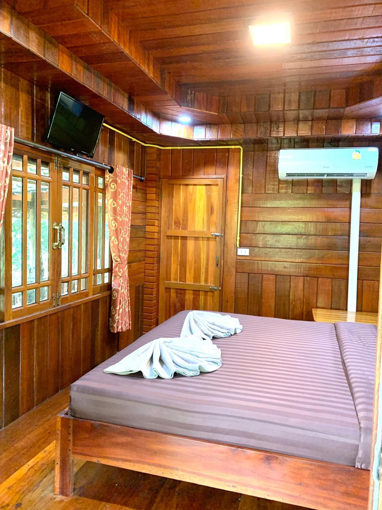 Kohkoodfarmstay Ko Kut Exterior photo