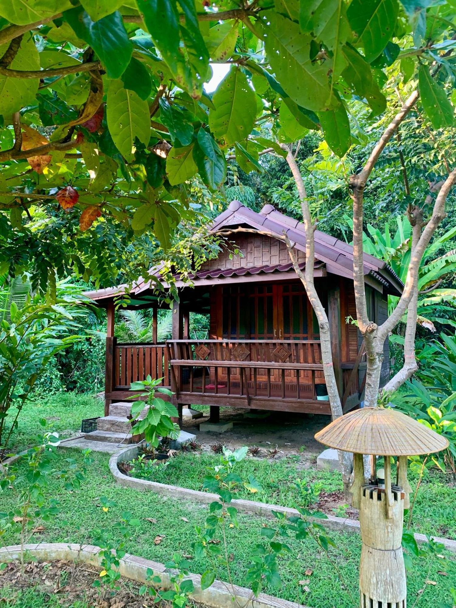 Kohkoodfarmstay Ko Kut Exterior photo